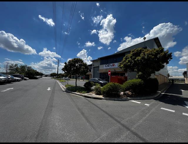 527M² WAREHOUSE TO LET IN AIRPORT INDUSTRIA